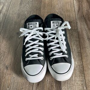 Converse Chuck Taylor All Star Mid-Top Sneaker